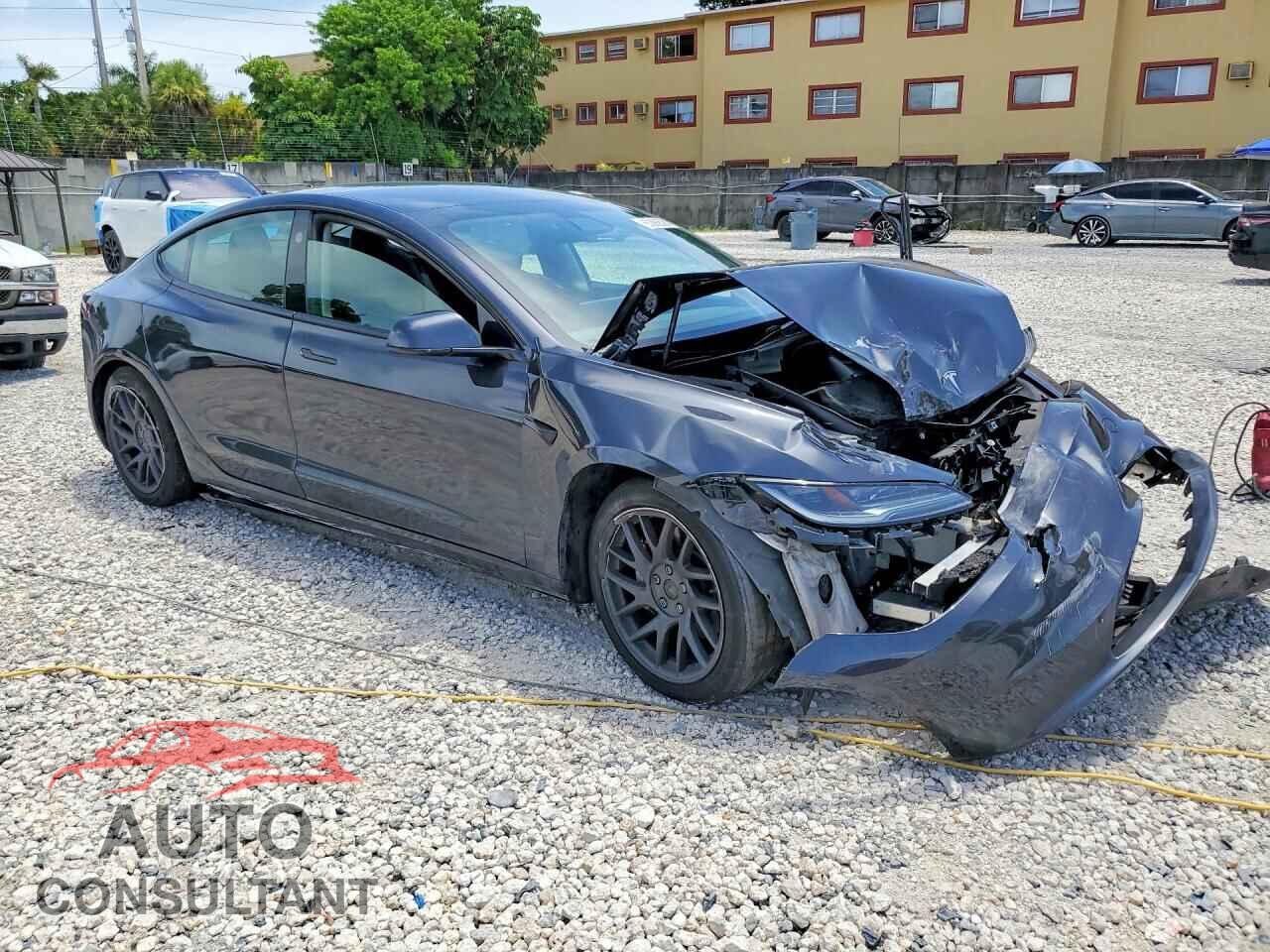 TESLA MODEL 3 2025 - 5YJ3E1EA3SF027476