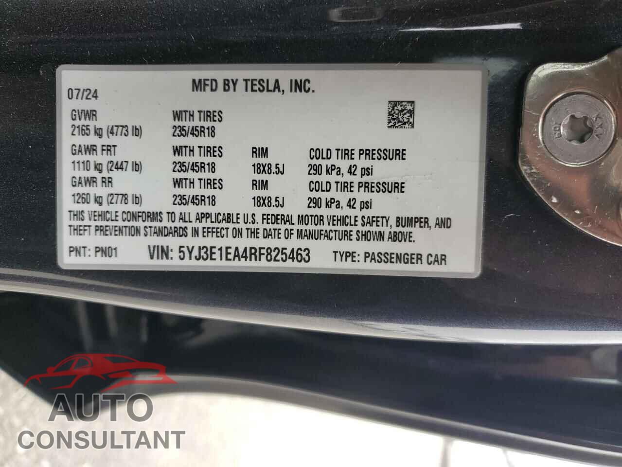 TESLA MODEL 3 2024 - 5YJ3E1EA4RF825463
