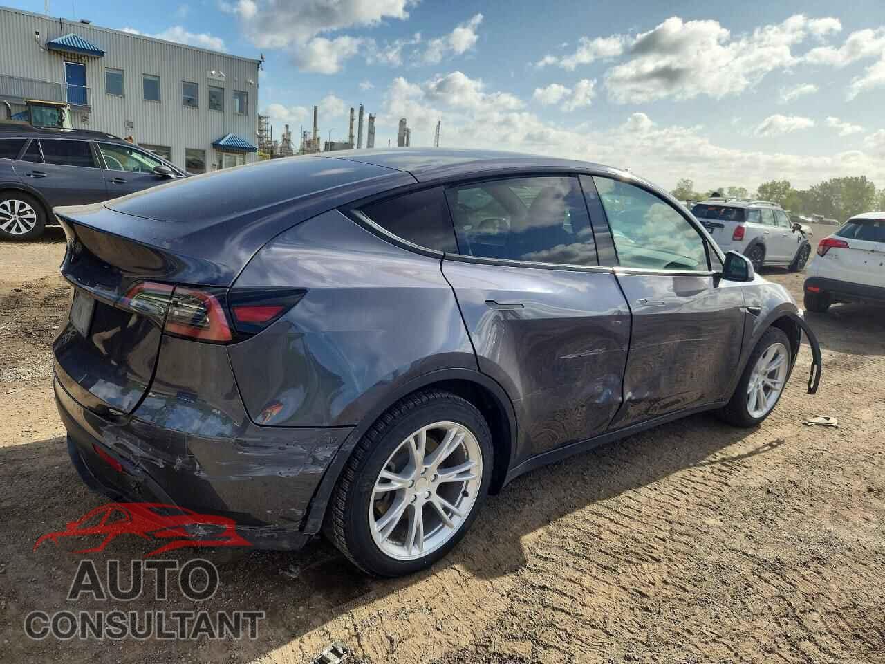 TESLA MODEL Y 2023 - LRWYGDFD6PC221138