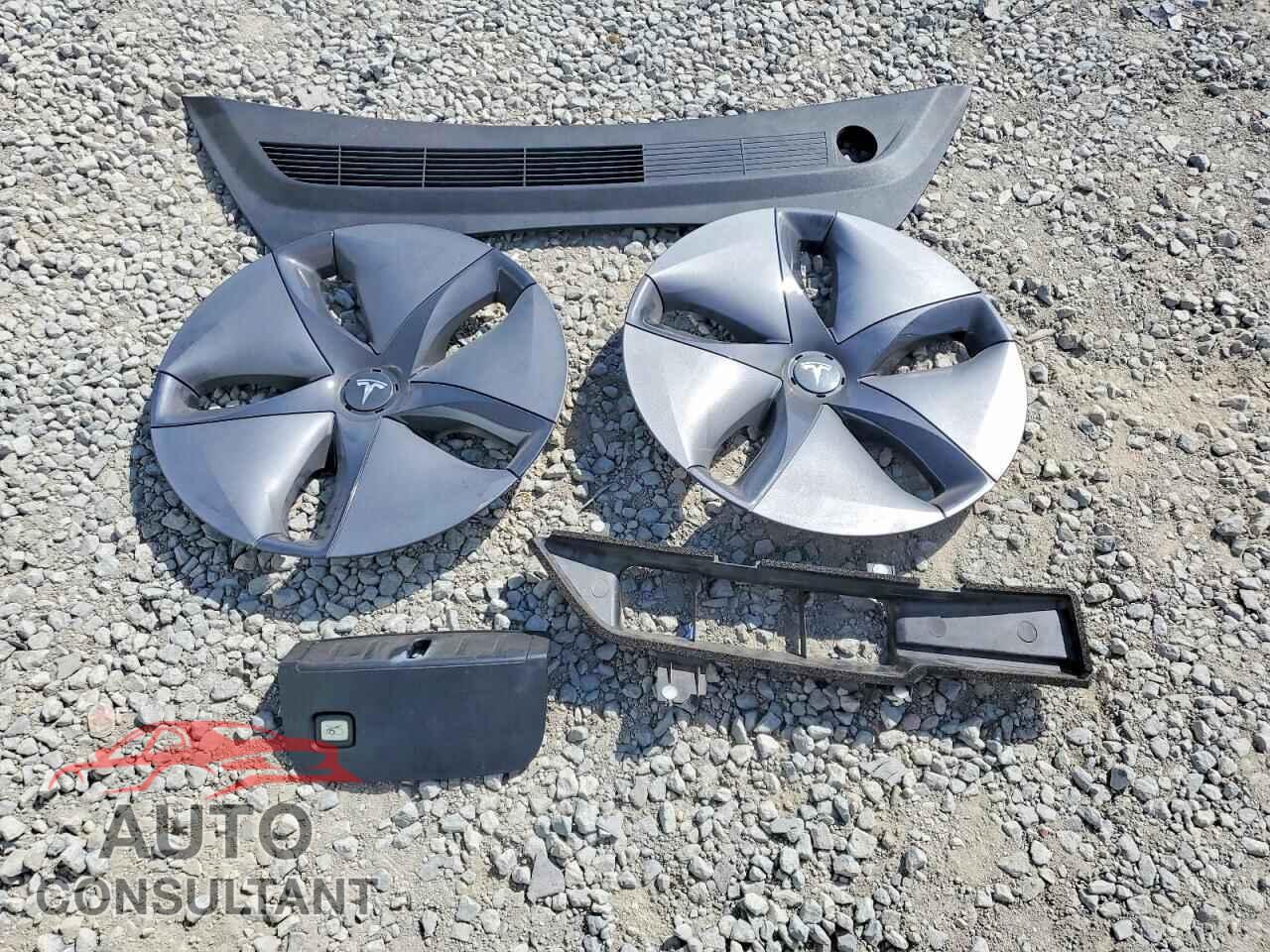 TESLA MODEL 3 2020 - 5YJ3E1EA6LF615227