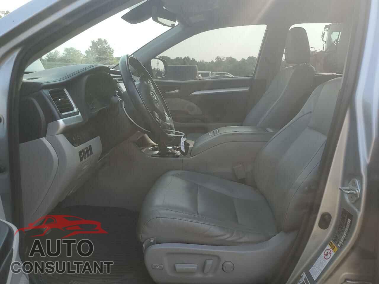 TOYOTA HIGHLANDER 2017 - 5TDJZRFH2HS466923