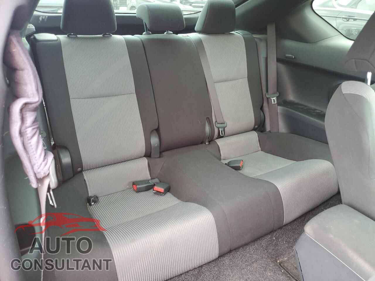 TOYOTA SCION 2014 - JTKJF5C77E3074247