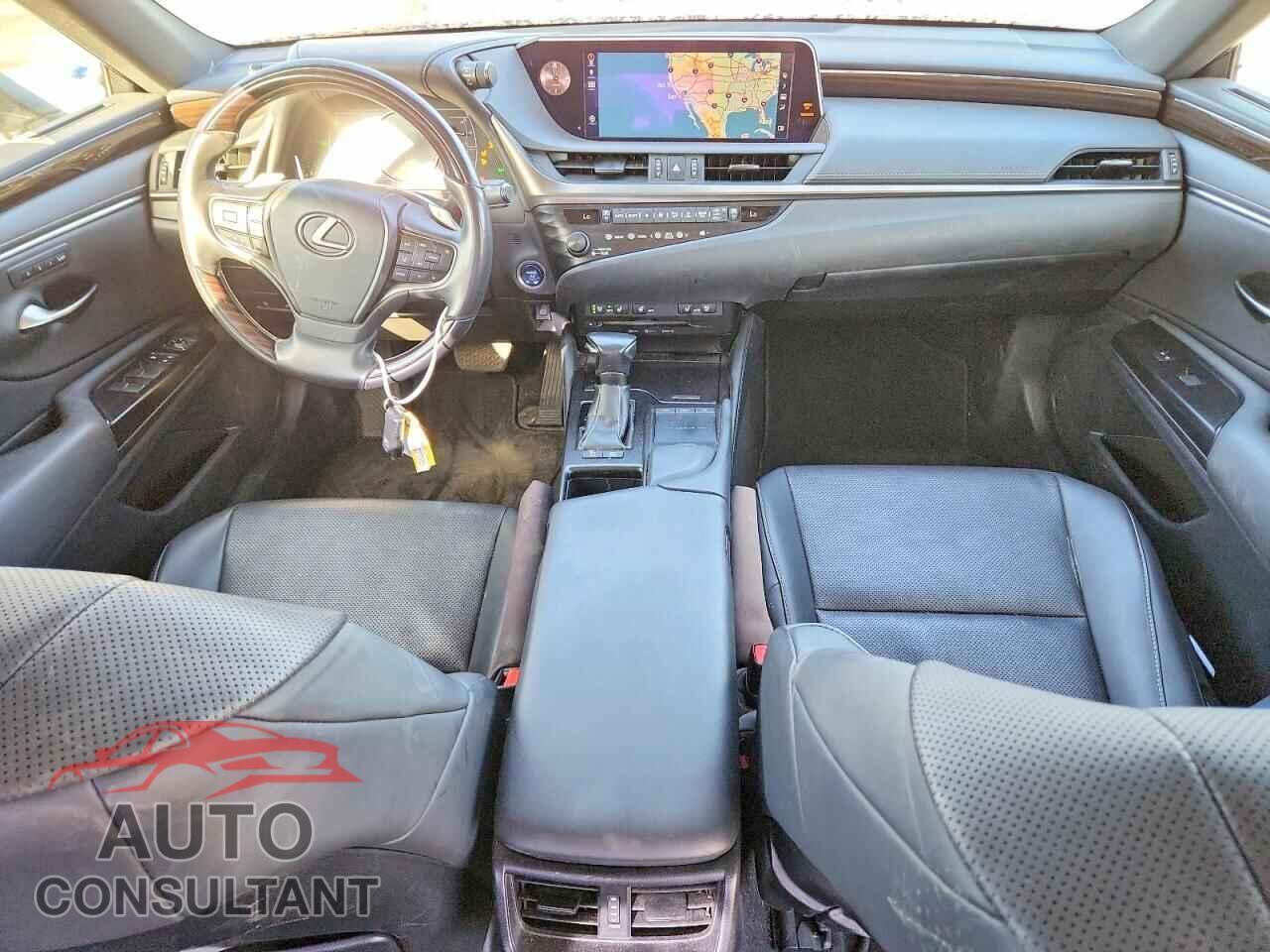 LEXUS ES300 2019 - JTHB21B18K2004995