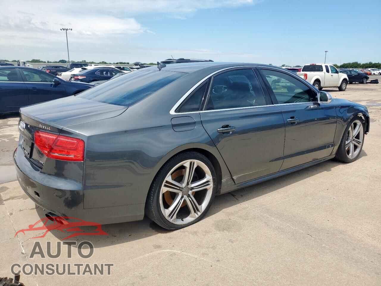 AUDI S8 2013 - WAUD2AFD8DN015511