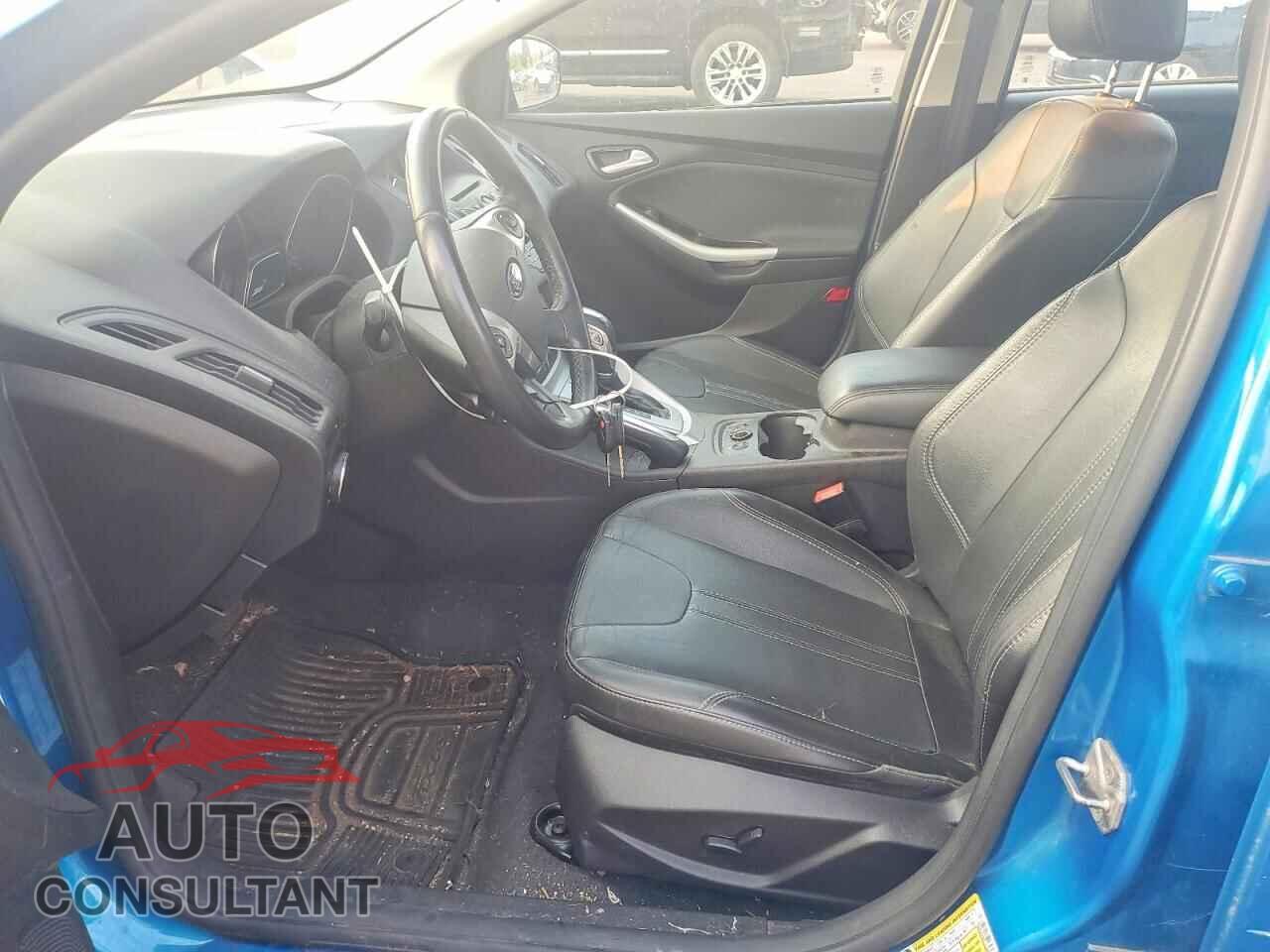 FORD FOCUS 2014 - 1FADP3F2XEL143394