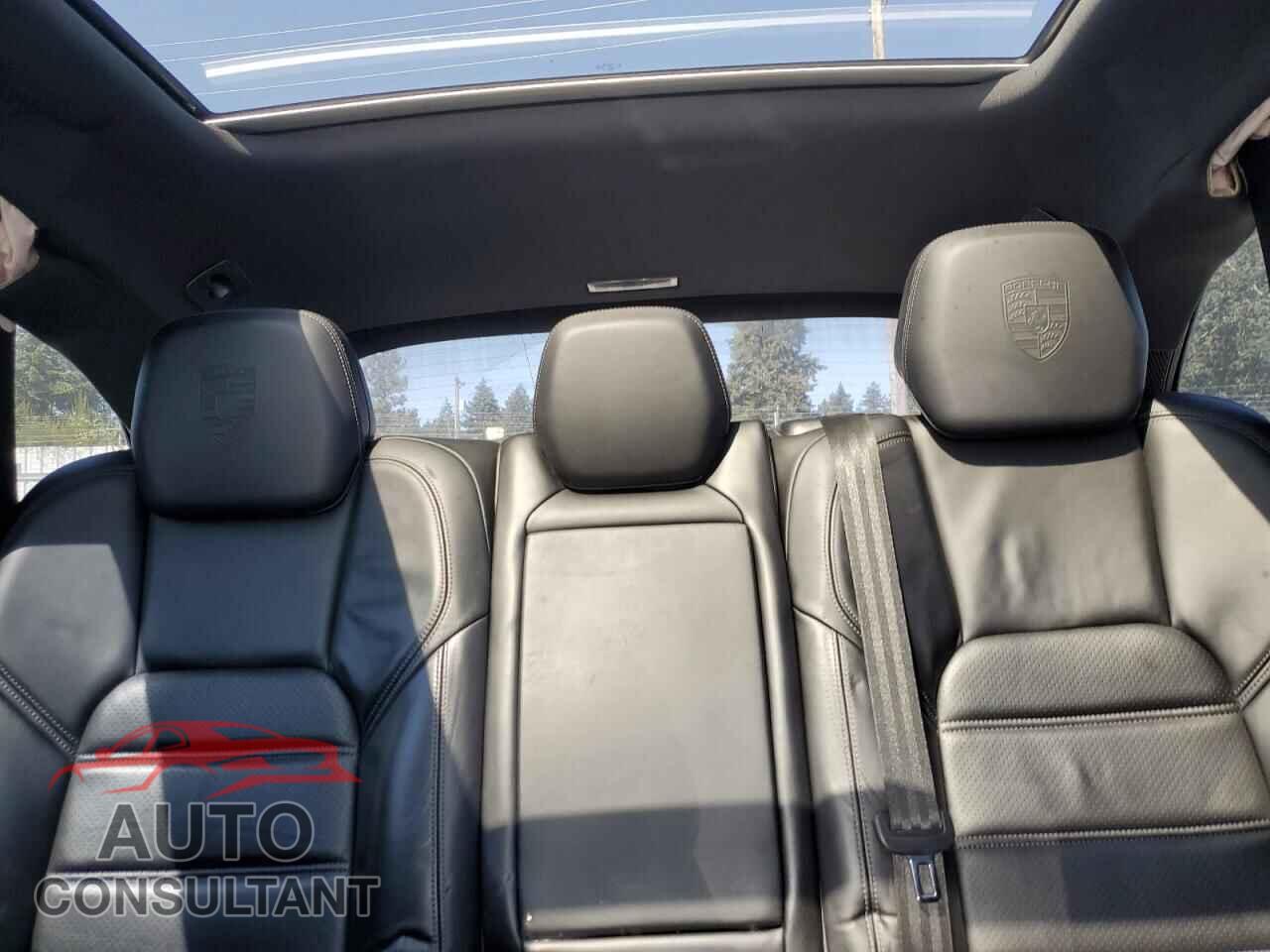 PORSCHE CAYENNE 2017 - WP1AA2A28HKA89859