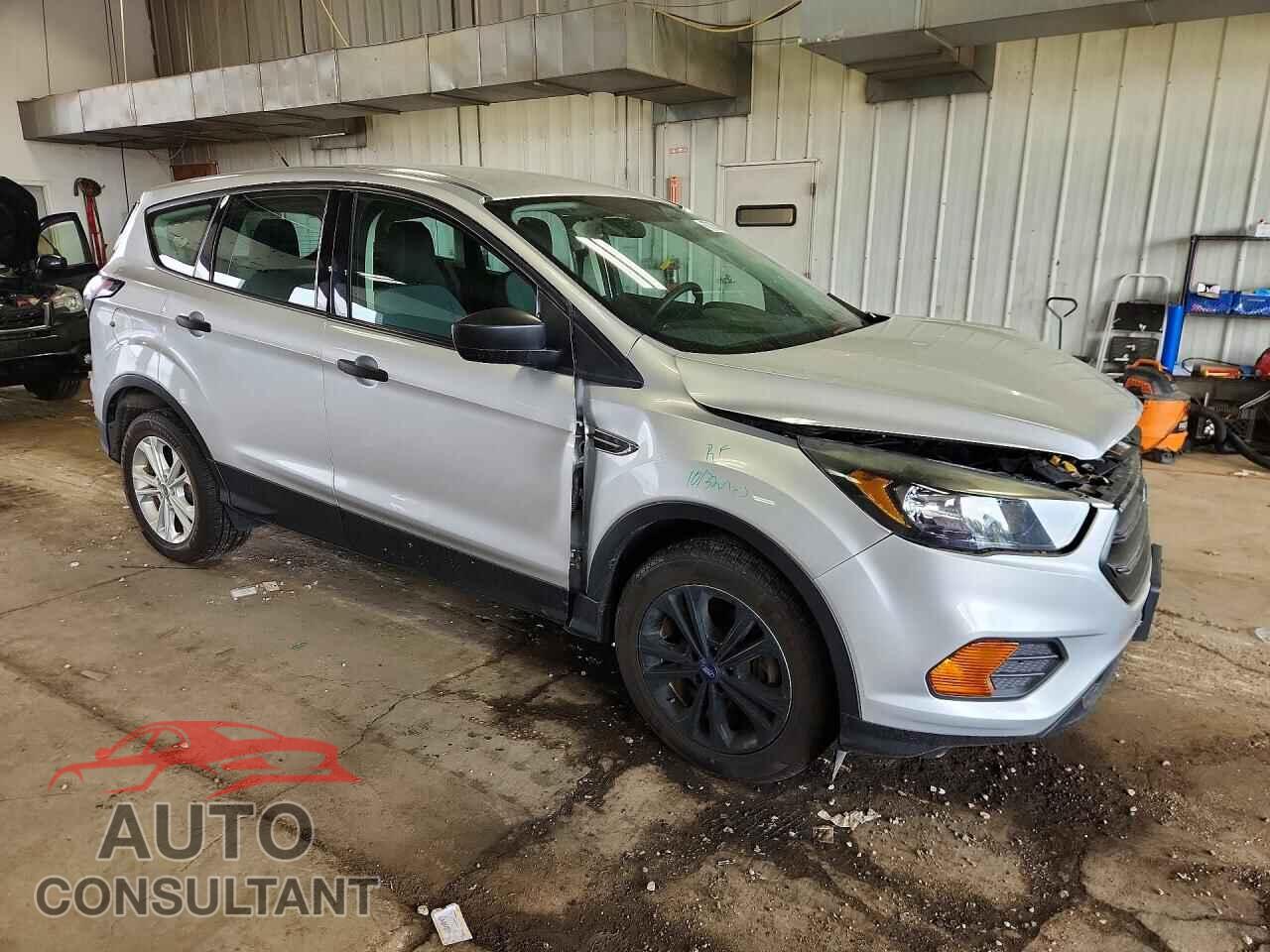 FORD ESCAPE 2018 - 1FMCU0F72JUC28271