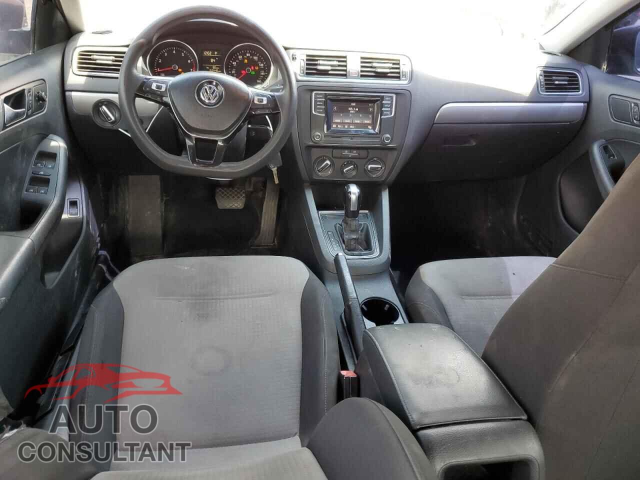 VOLKSWAGEN JETTA 2017 - 3VW2B7AJ1HM410380
