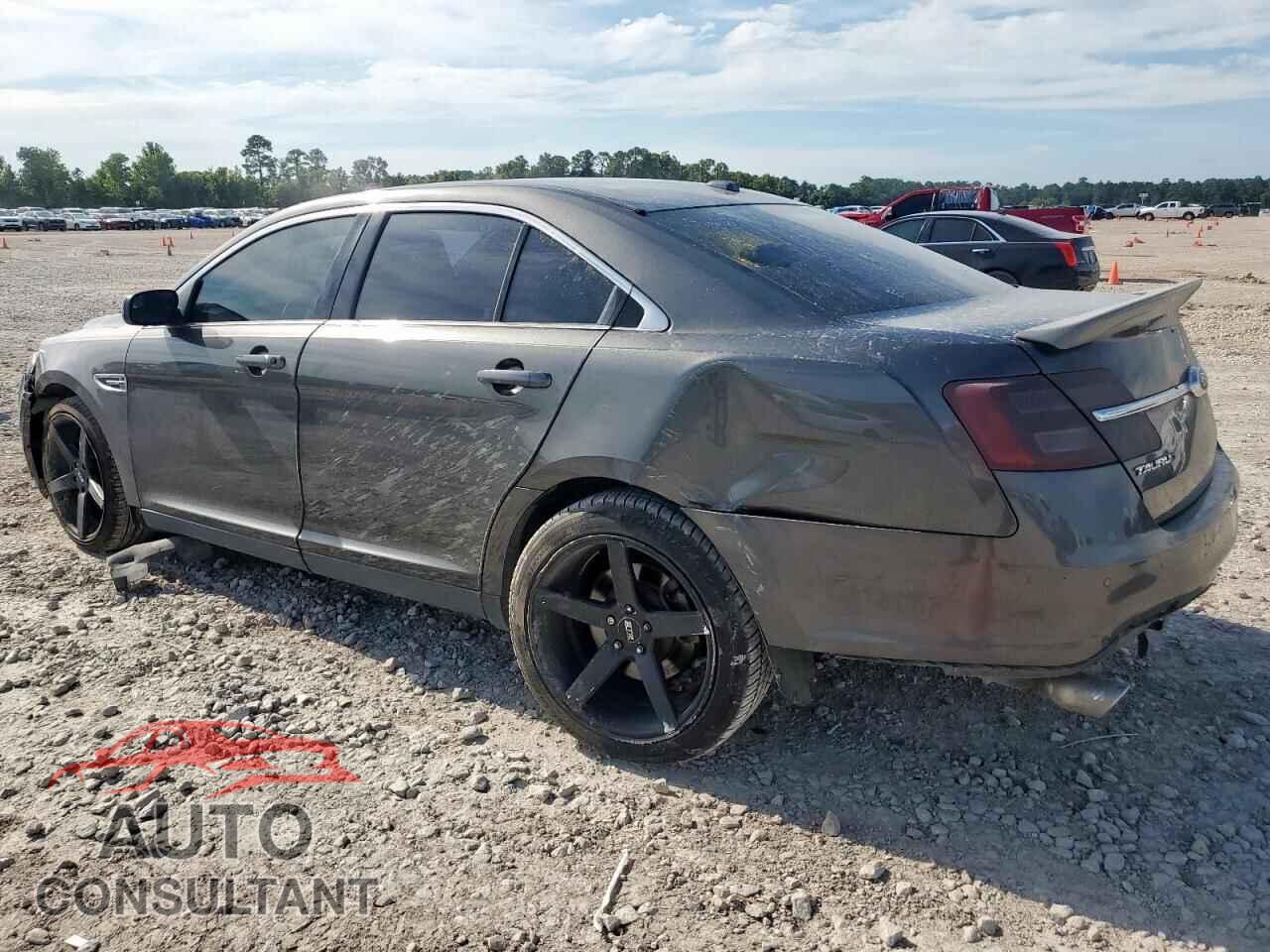 FORD TAURUS 2017 - 1FAHP2E88HG105256