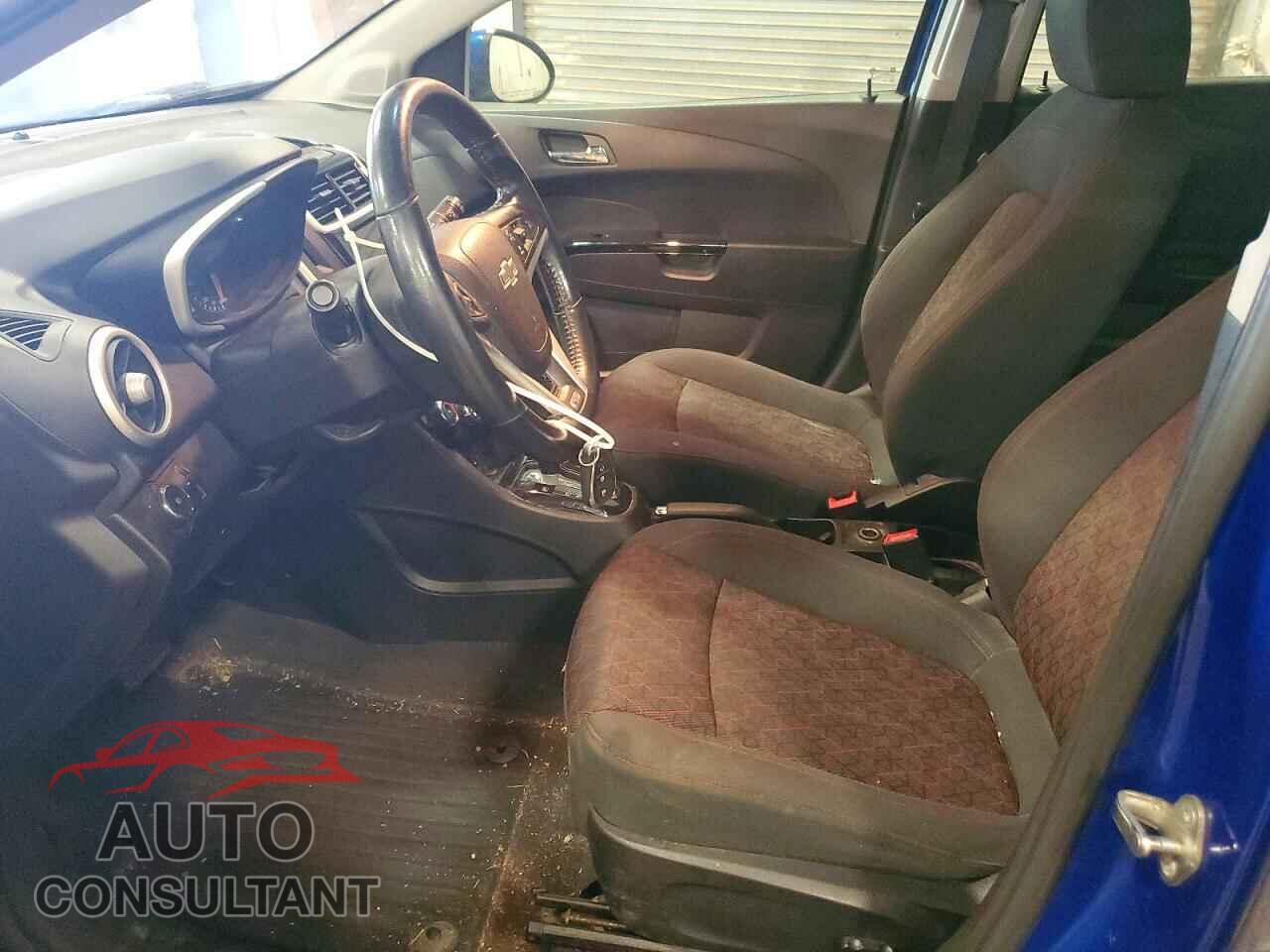 CHEVROLET SONIC 2018 - 1G1JD6SH2J4128385