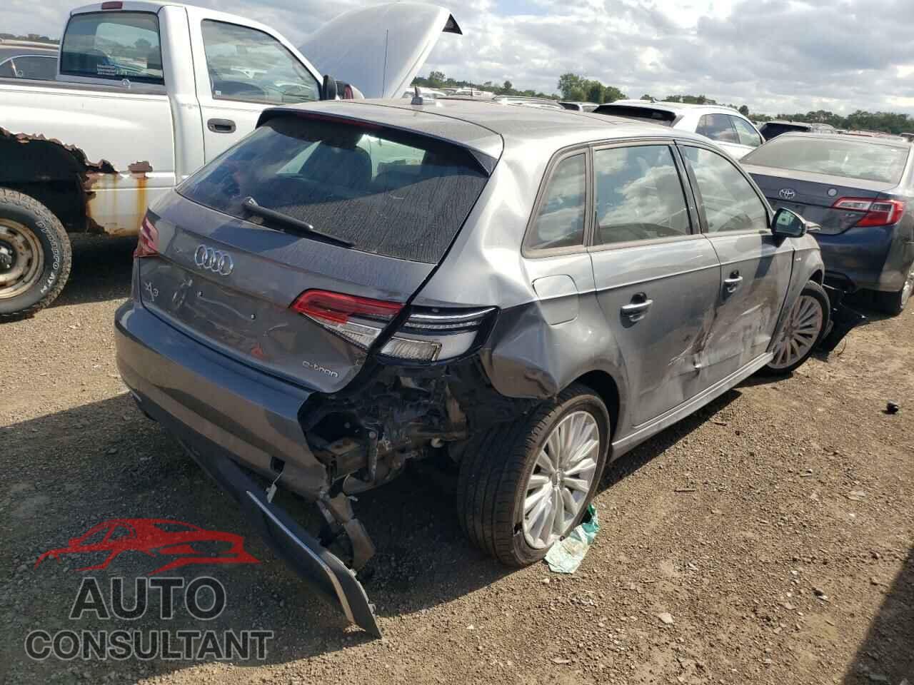 AUDI A3 2017 - WAUUPBFF0HA040098