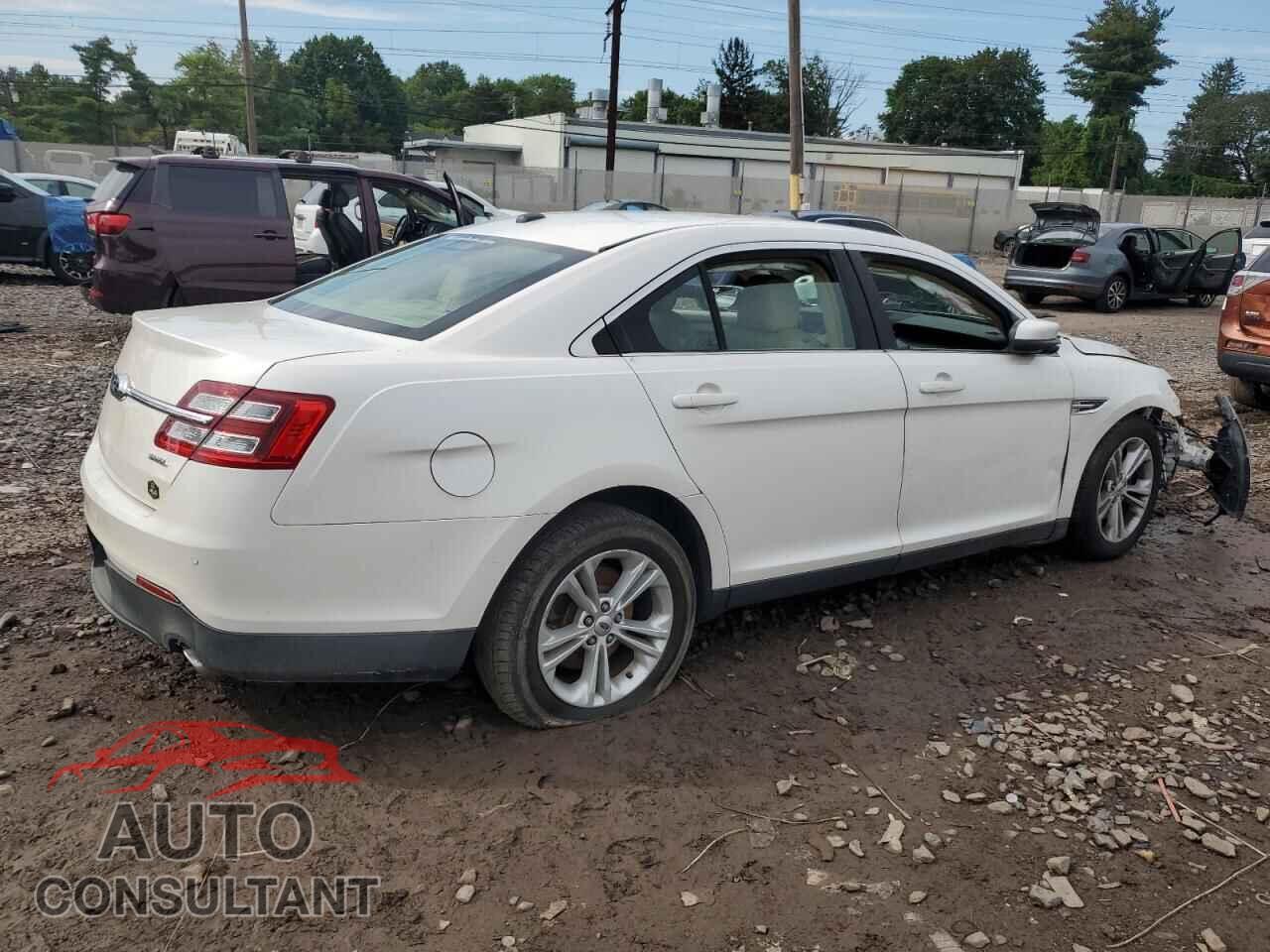 FORD TAURUS 2015 - 1FAHP2E84FG174085
