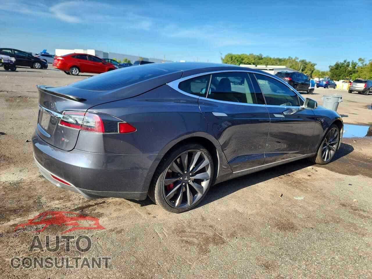 TESLA MODEL S 2014 - 5YJSA1H19EFP55911