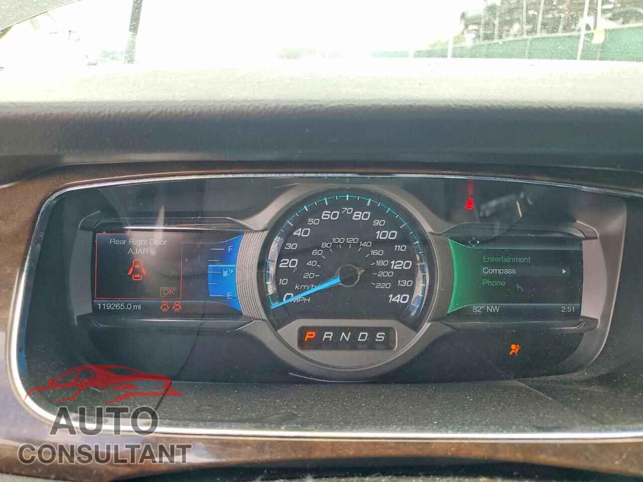 FORD TAURUS 2015 - 1FAHP2F83FG114801
