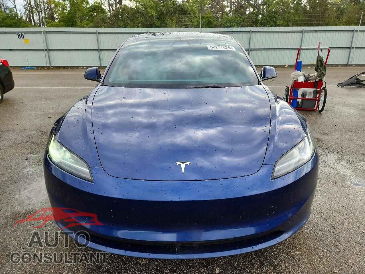 TESLA MODEL 3 2024 - 5YJ3E1EBXRF821409