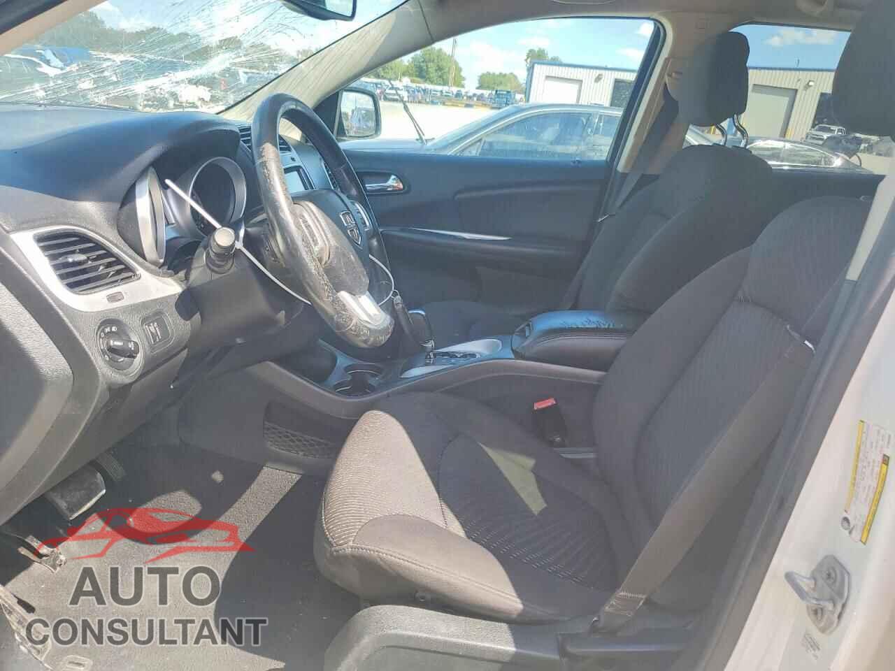 DODGE JOURNEY 2015 - 3C4PDCBB0FT659565