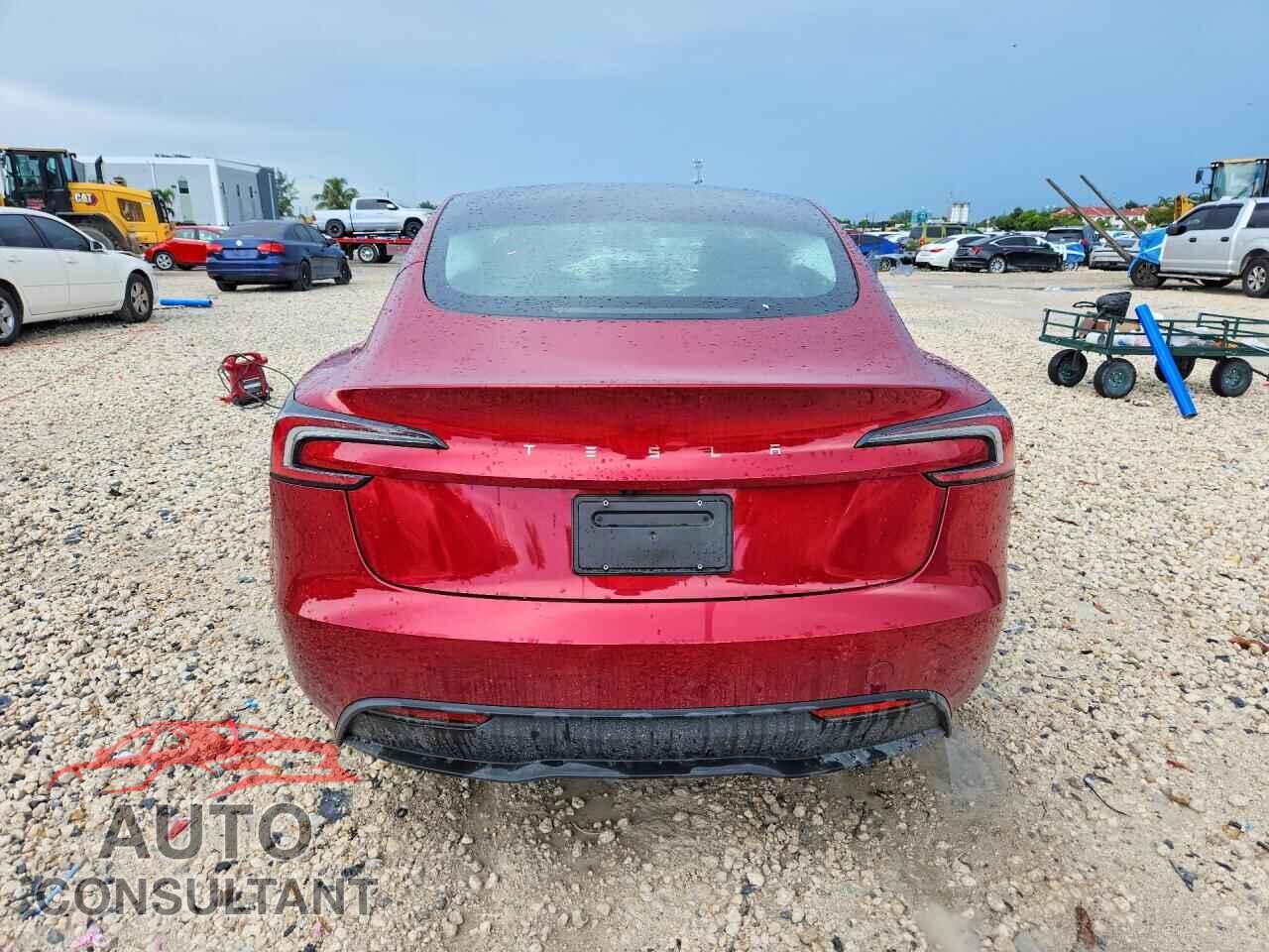 TESLA MODEL 3 2025 - 5YJ3E1EA4SF042892