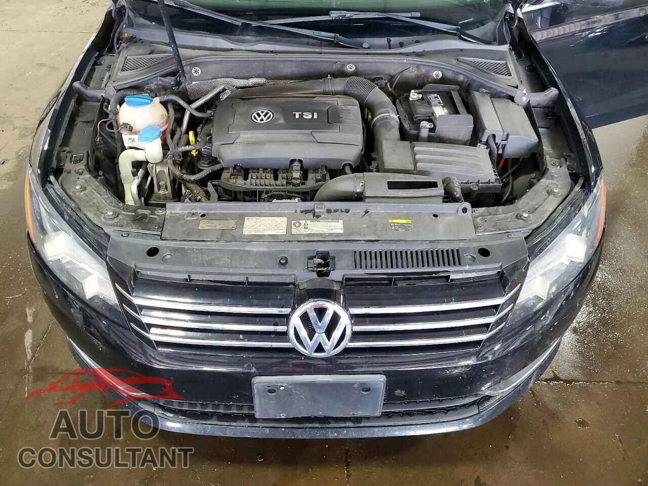 VOLKSWAGEN PASSAT 2015 - 1VWAT7A36FC112187