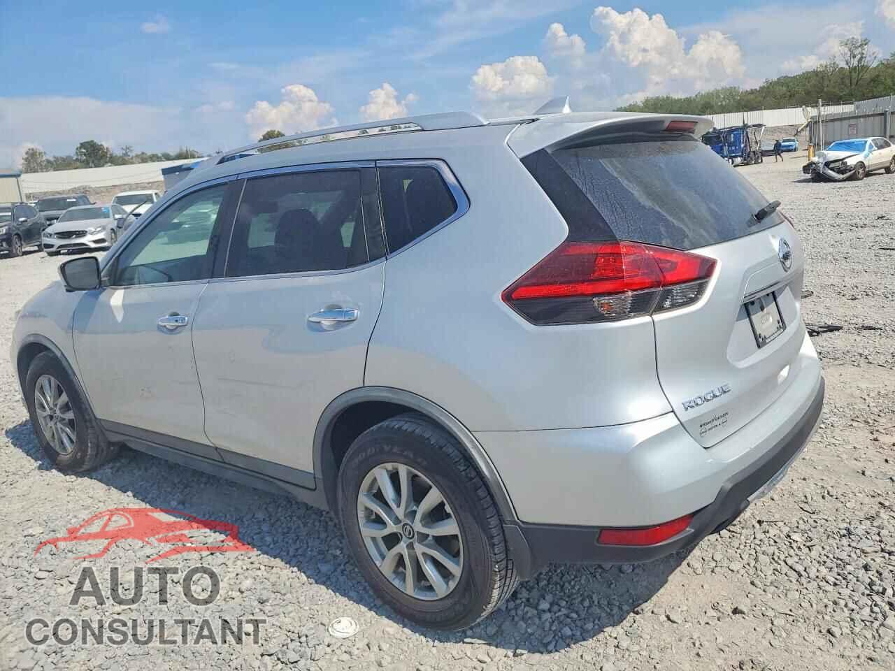 NISSAN ROGUE 2017 - KNMAT2MT3HP609209