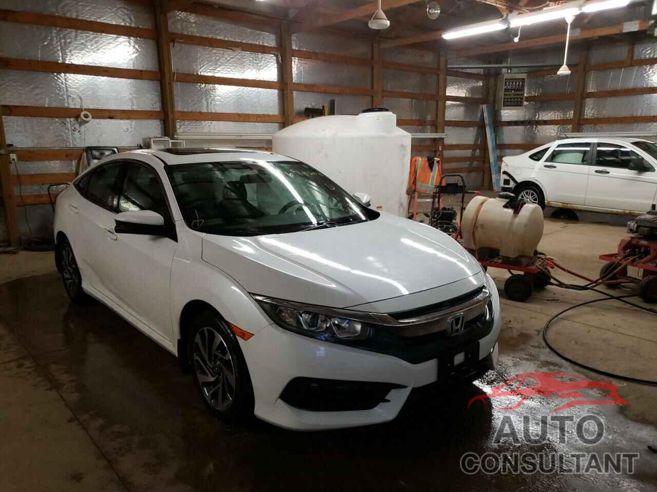 HONDA CIVIC 2018 - 19XFC2F76JE038357