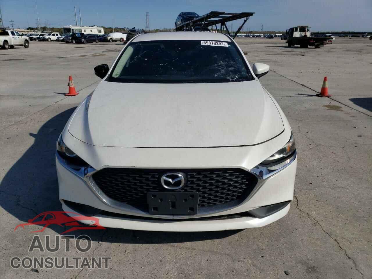 MAZDA 3 2019 - 3MZBPABL1KM114166