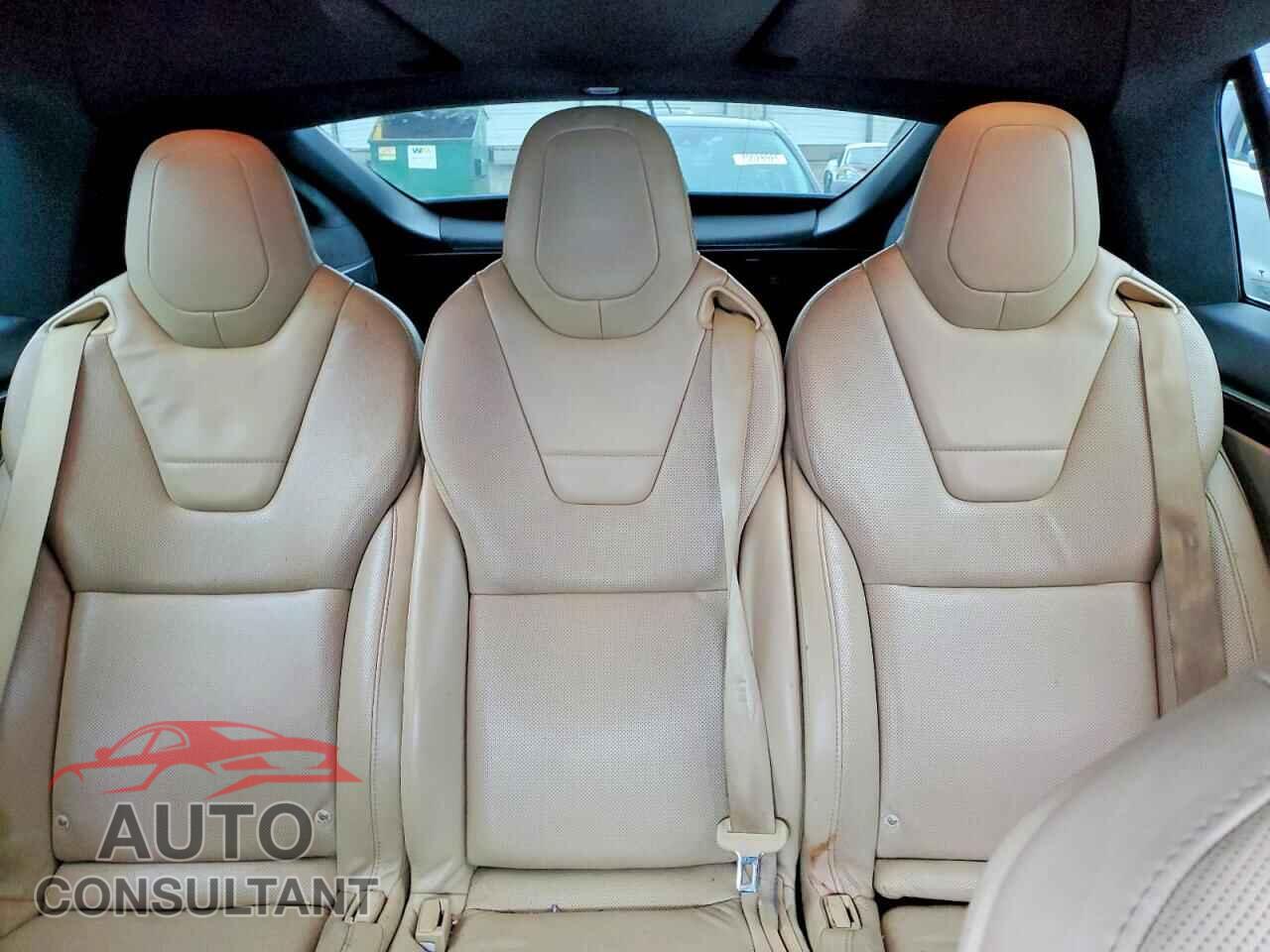 TESLA MODEL X 2016 - 5YJXCAE47GFS00375