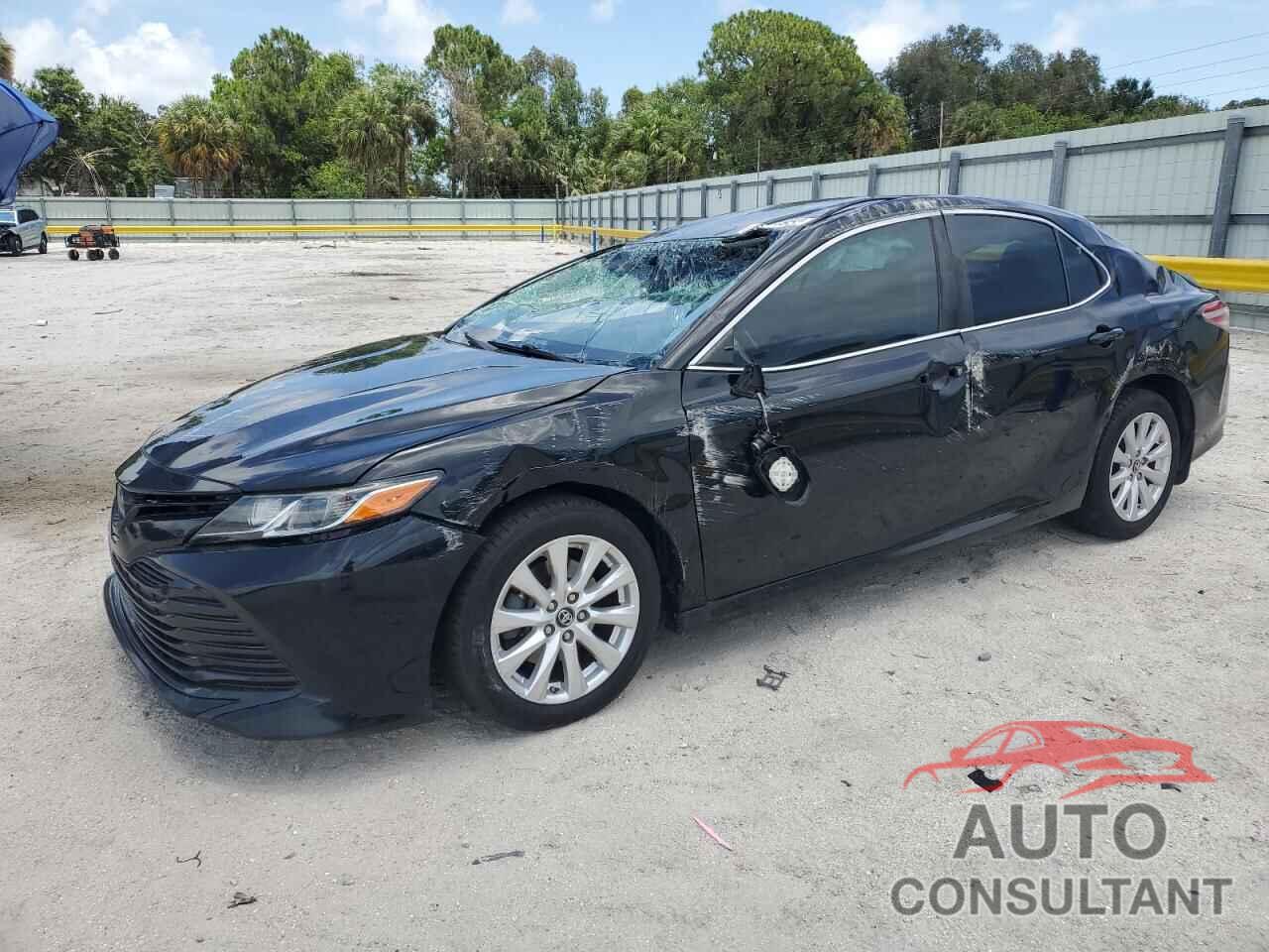 TOYOTA CAMRY 2018 - 4T1B11HK7JU011679