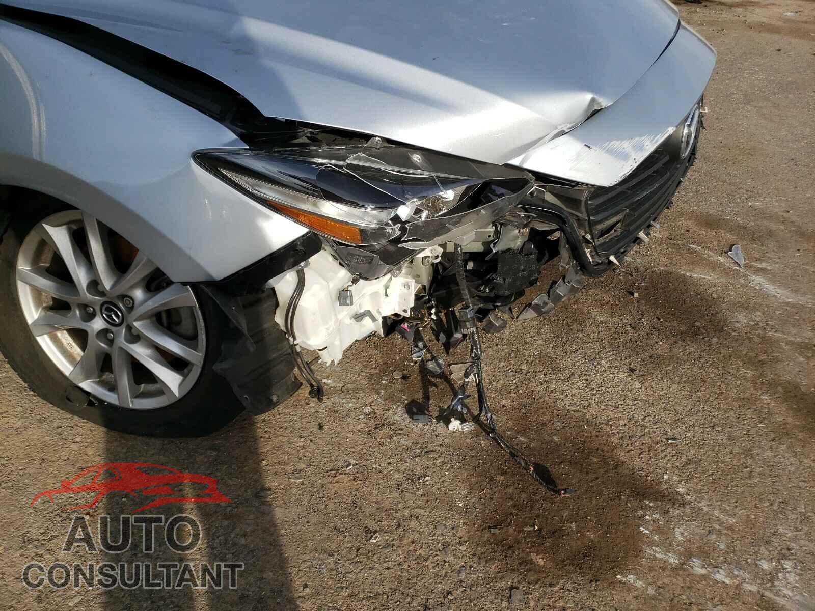 MAZDA 3 2017 - 3MZBN1K70HM103547