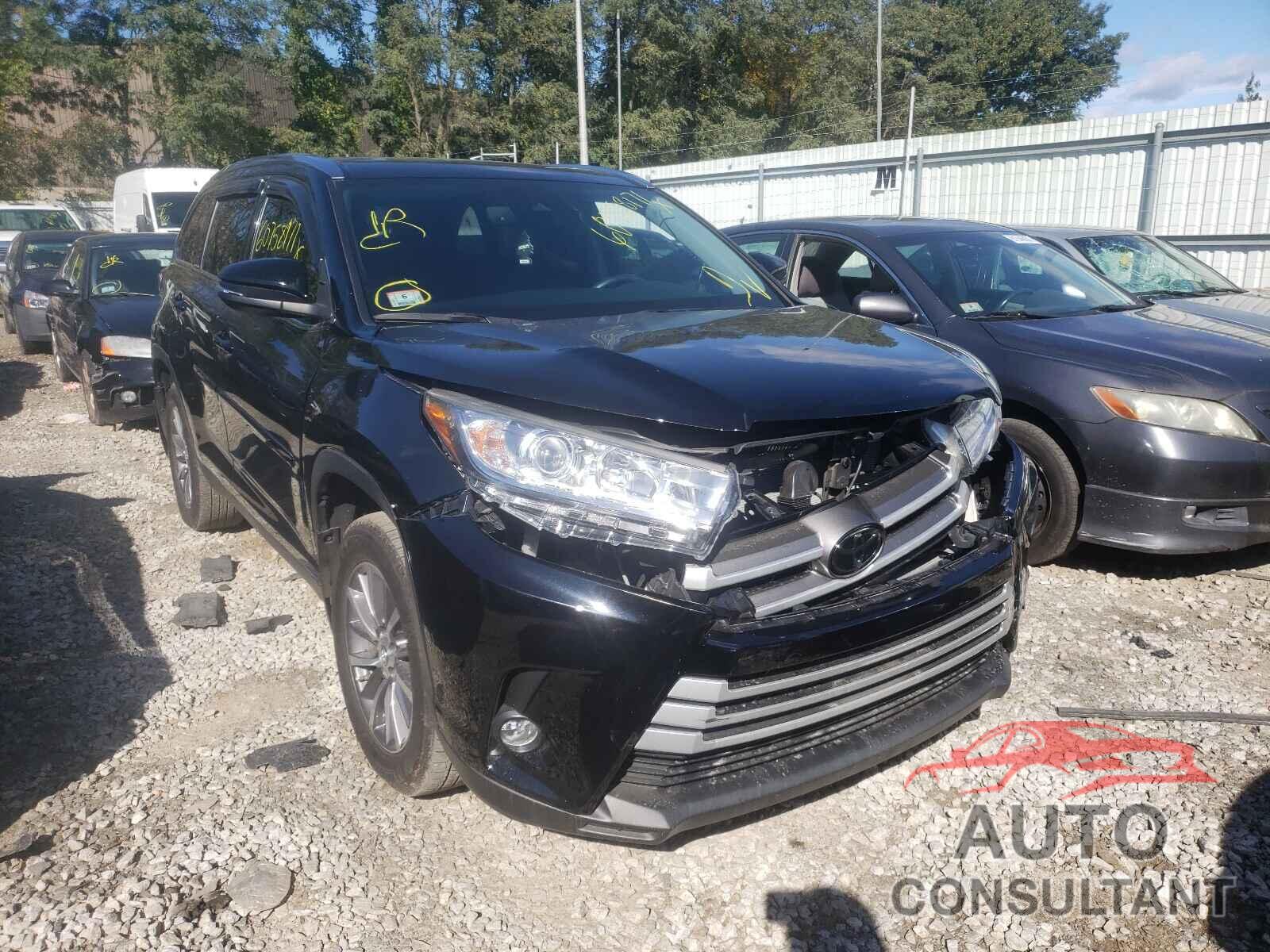 TOYOTA HIGHLANDER 2019 - 5TDJZRFHXKS589411