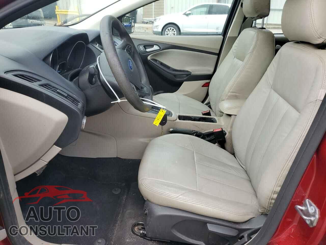 FORD FOCUS 2015 - 1FADP3K29FL381776