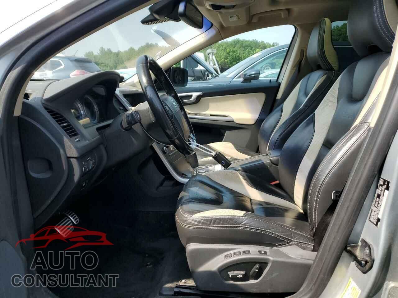 VOLVO XC60 2010 - YV4992DZ7A2123265