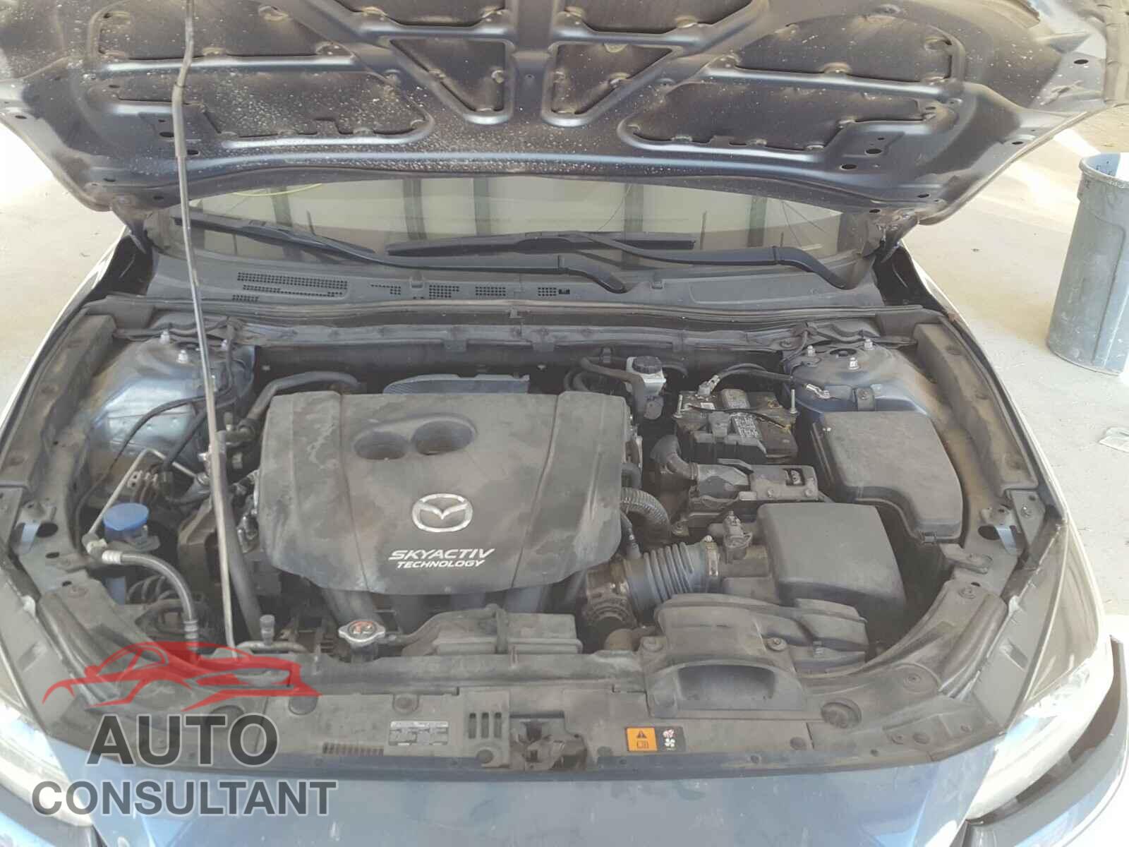 MAZDA 3 2017 - 3MZBN1U7XHM109675
