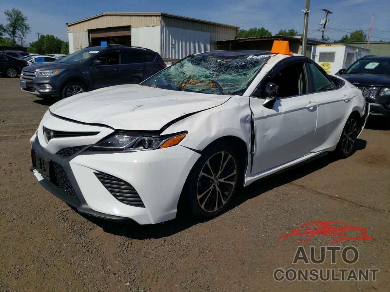 TOYOTA CAMRY 2018 - 4T1B11HK3JU647970