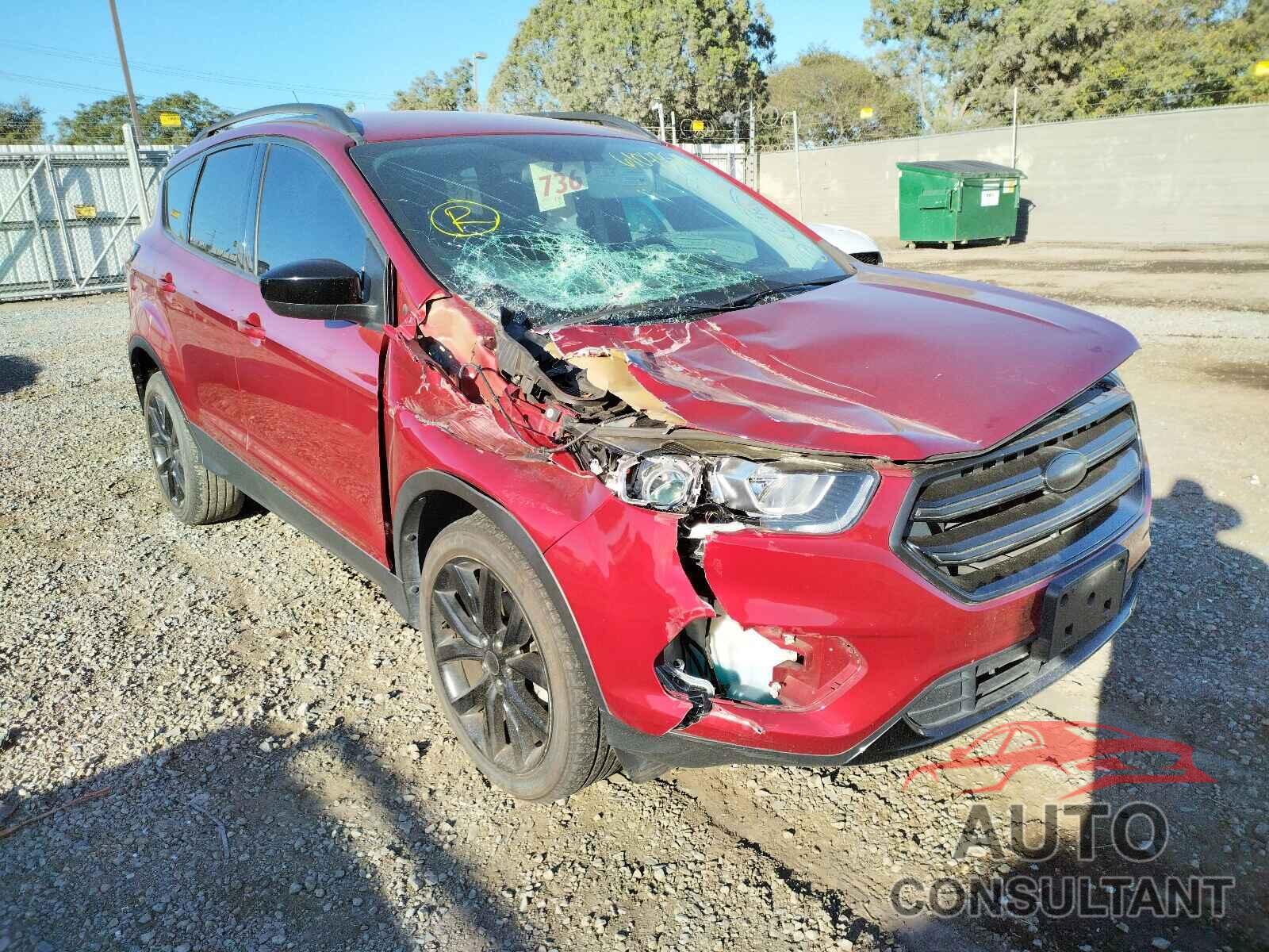 FORD ESCAPE 2017 - 1FMCU0GD7HUC67047