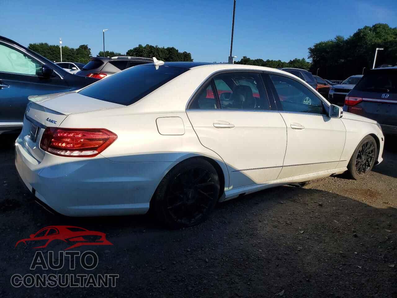 MERCEDES-BENZ E-CLASS 2011 - WDDHF8HB7BA453704