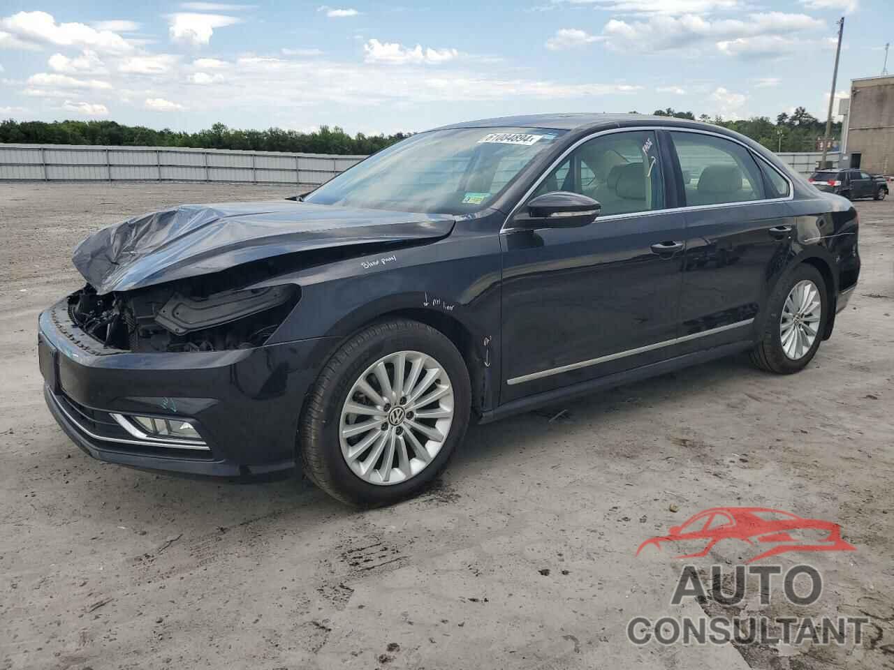 VOLKSWAGEN PASSAT 2017 - 1VWBT7A32HC005001