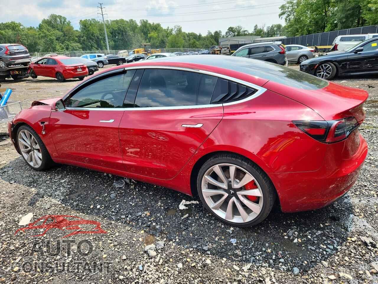 TESLA MODEL 3 2019 - 5YJ3E1EB0KF464148