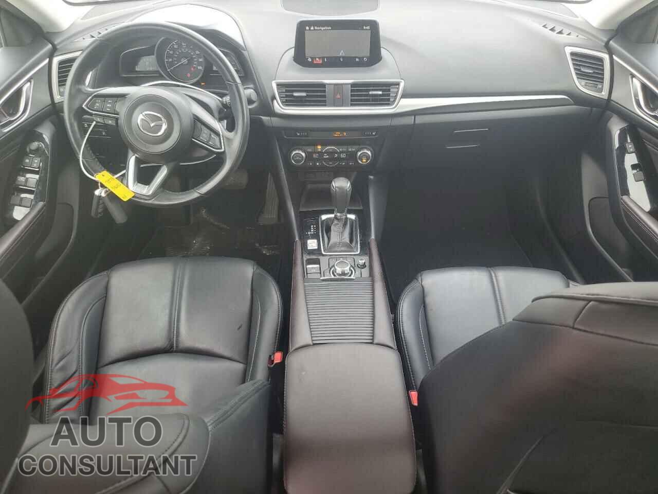 MAZDA 3 2018 - 3MZBN1V35JM262904