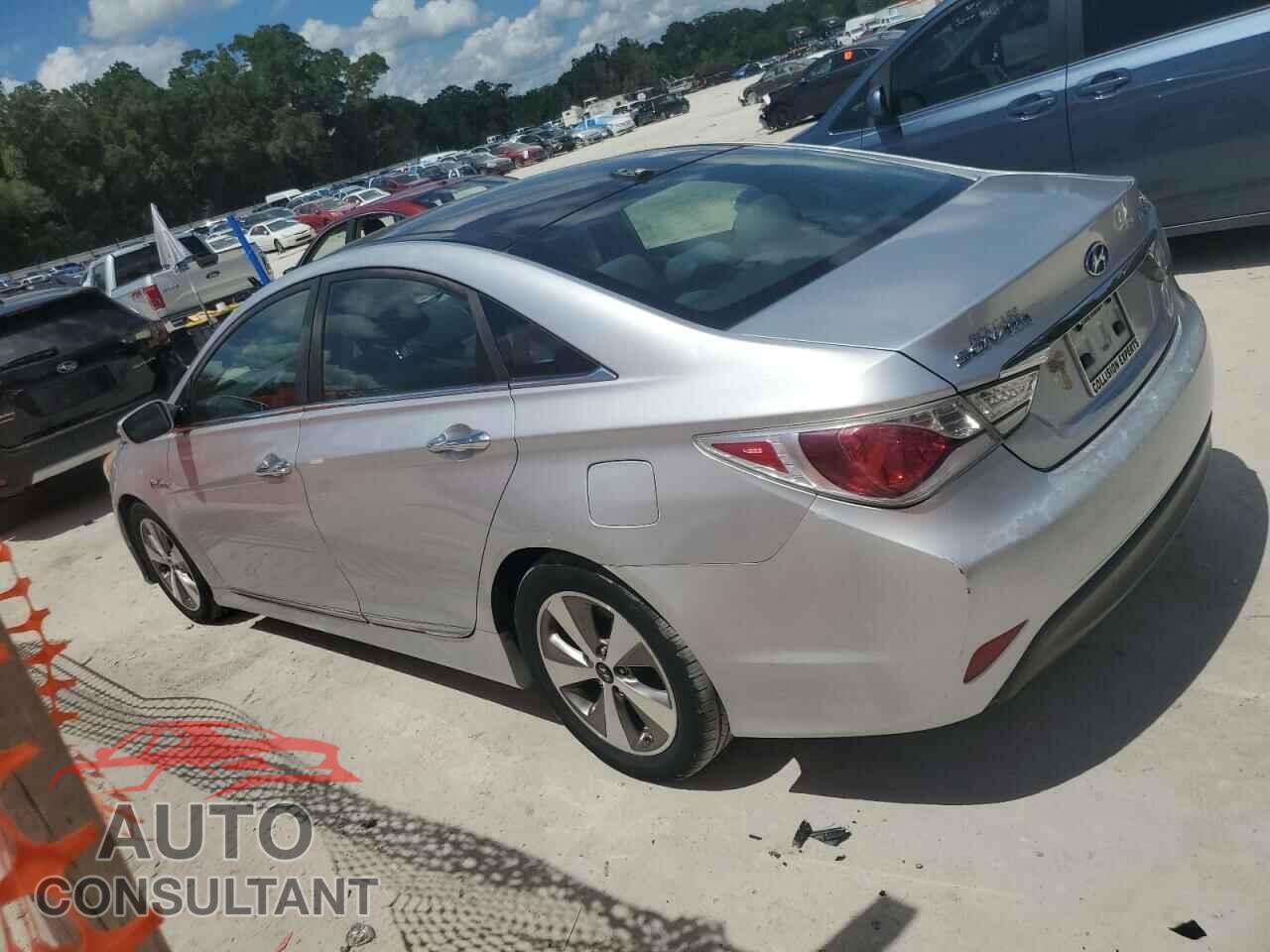 HYUNDAI SONATA 2011 - KMHEC4A47BA007798