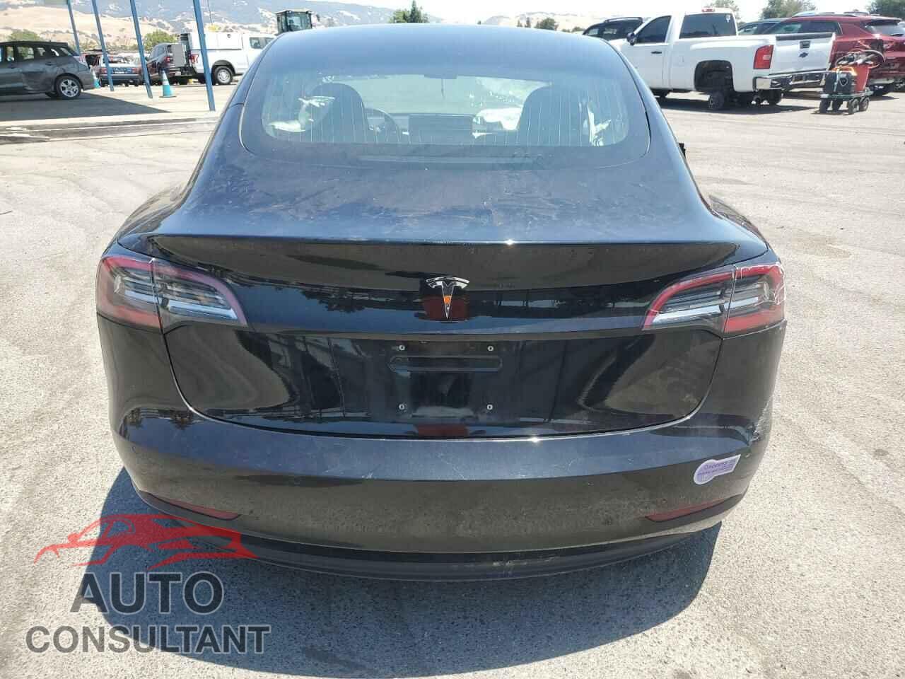 TESLA MODEL 3 2018 - 5YJ3E1EA7JF070233