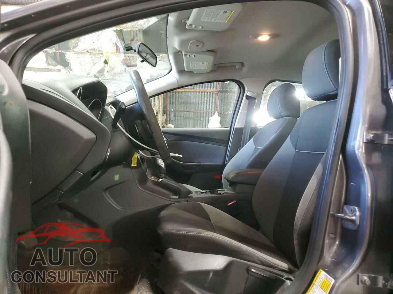 FORD FOCUS 2014 - 1FADP3K22EL352943