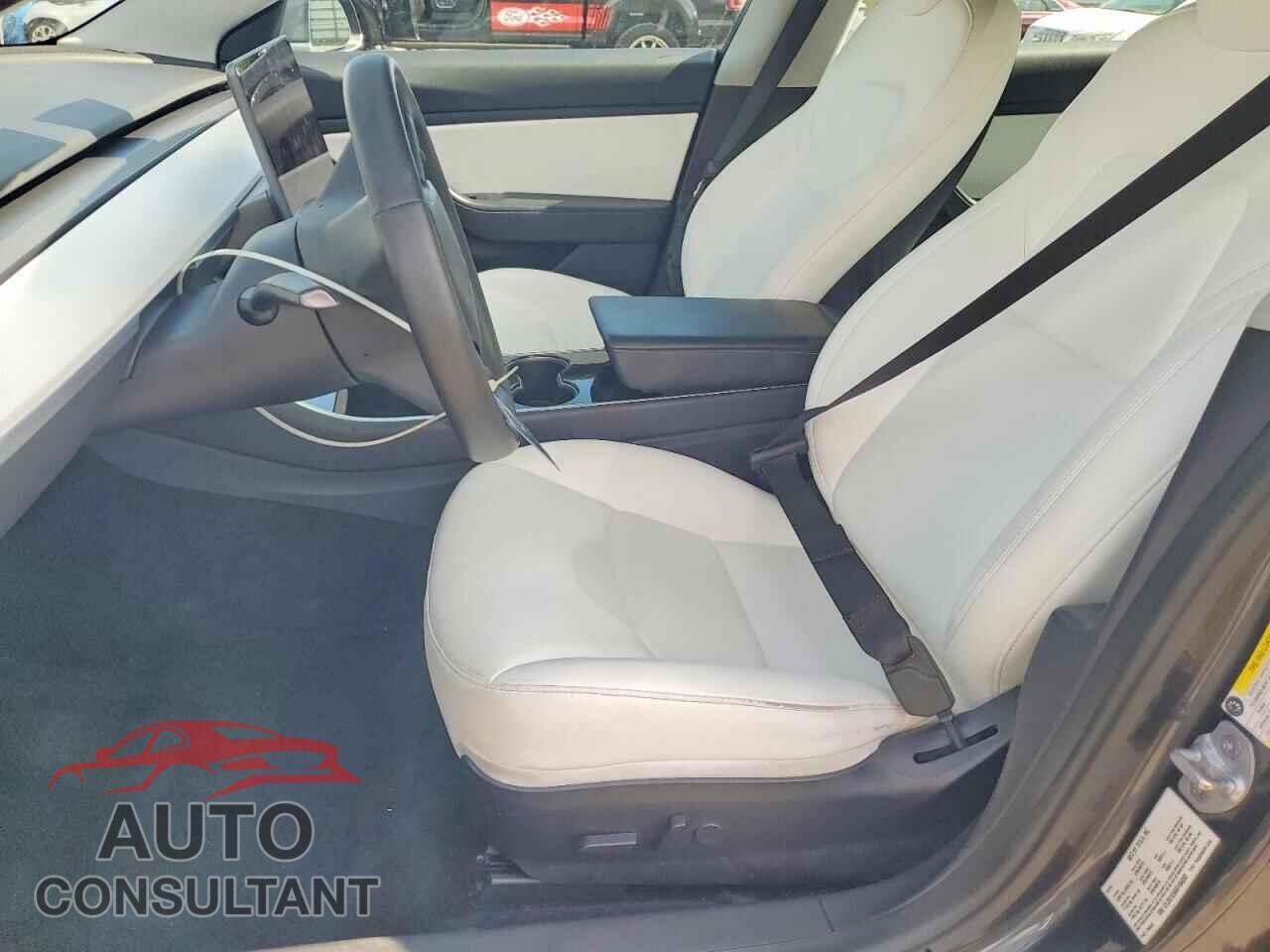 TESLA MODEL 3 2019 - 5YJ3E1EB6KF494593
