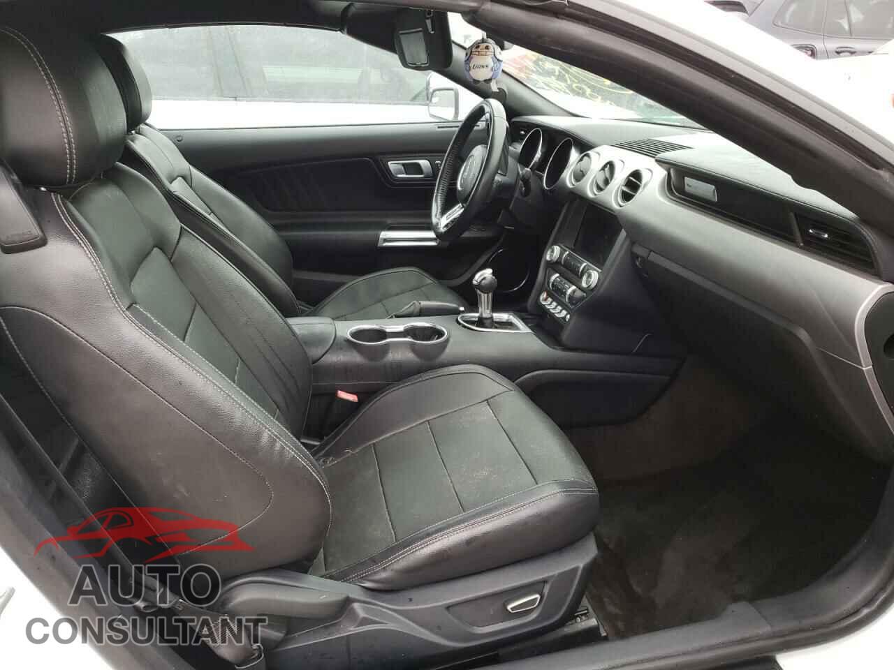 FORD MUSTANG 2018 - 1FATP8UH9J5155647