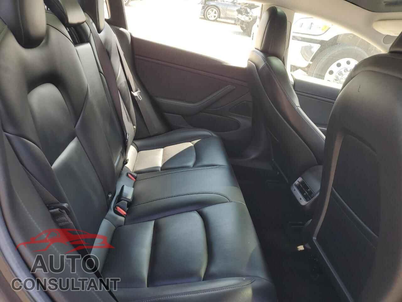 TESLA MODEL 3 2018 - 5YJ3E1EA5JF024142