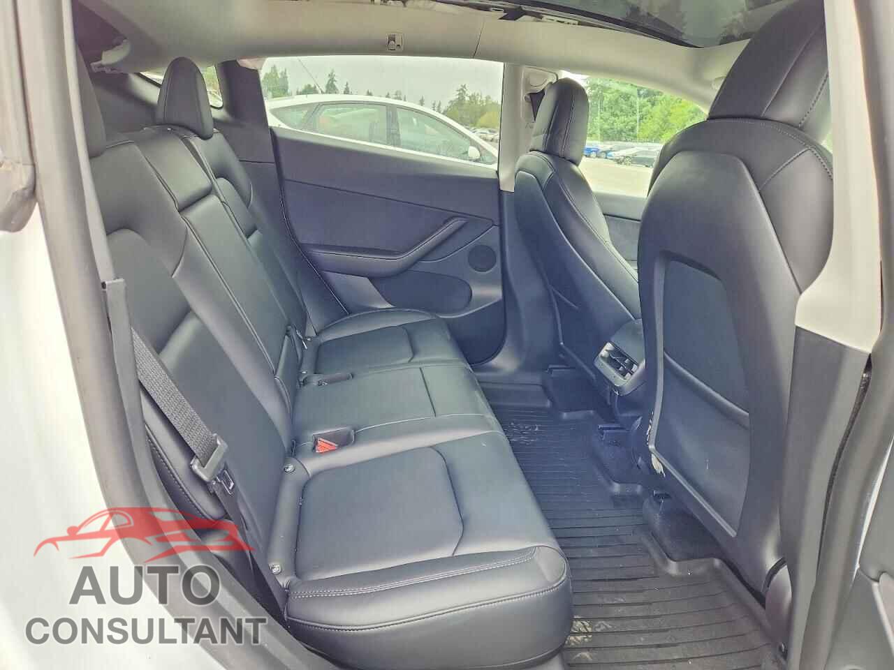 TESLA MODEL Y 2022 - 7SAYGDEE5NF407236