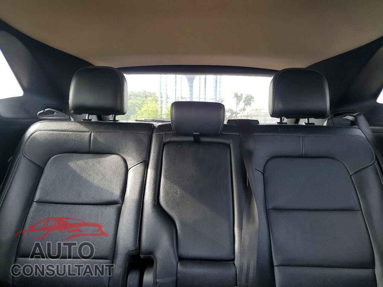 FORD ESCAPE 2020 - 1FMCU9J94LUA58690