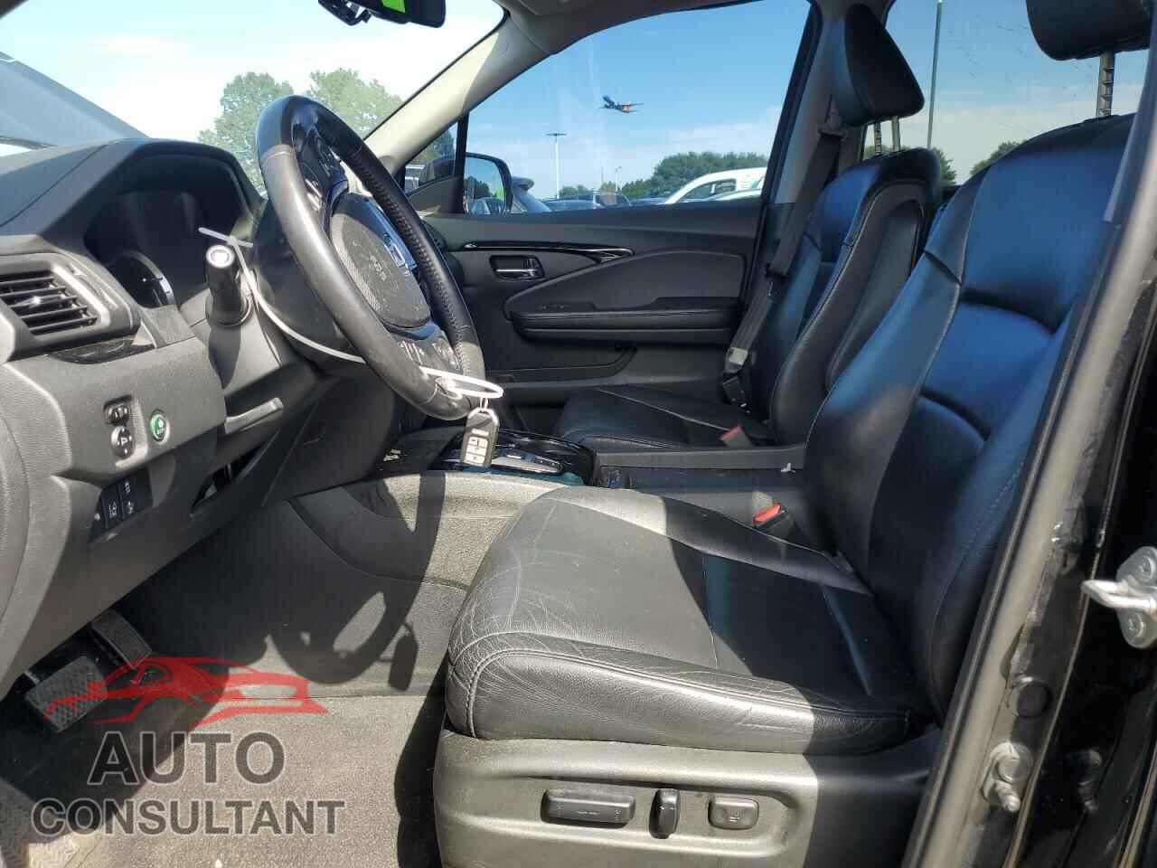 HONDA PILOT 2017 - 5FNYF6H97HB086590