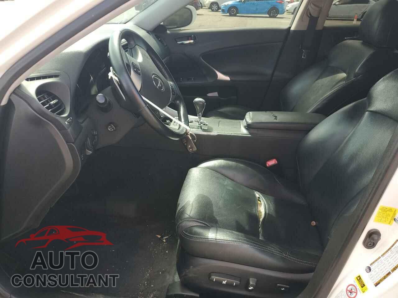 LEXUS IS 2011 - JTHCF5C20B5048799