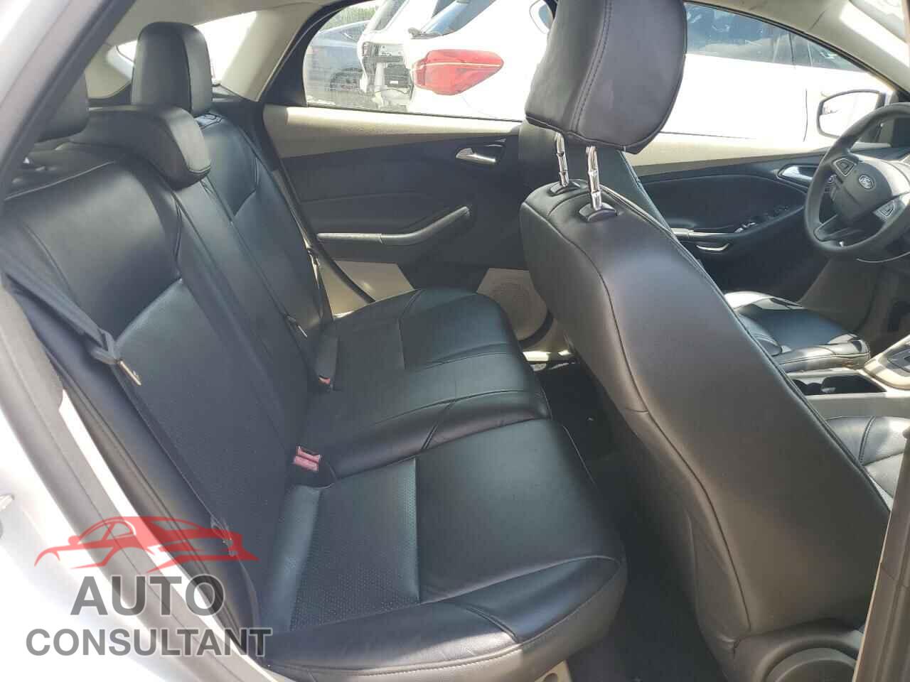 FORD FOCUS 2015 - 1FADP3K25FL244446