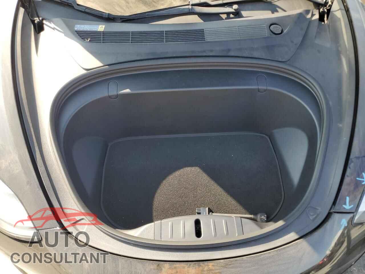 TESLA MODEL 3 2018 - 5YJ3E1EA6JF023677